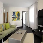 Hotel The