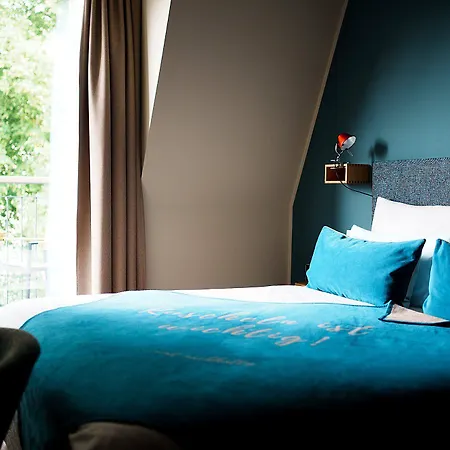 Hotel The 4*