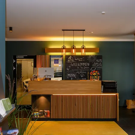Hotel The 4*